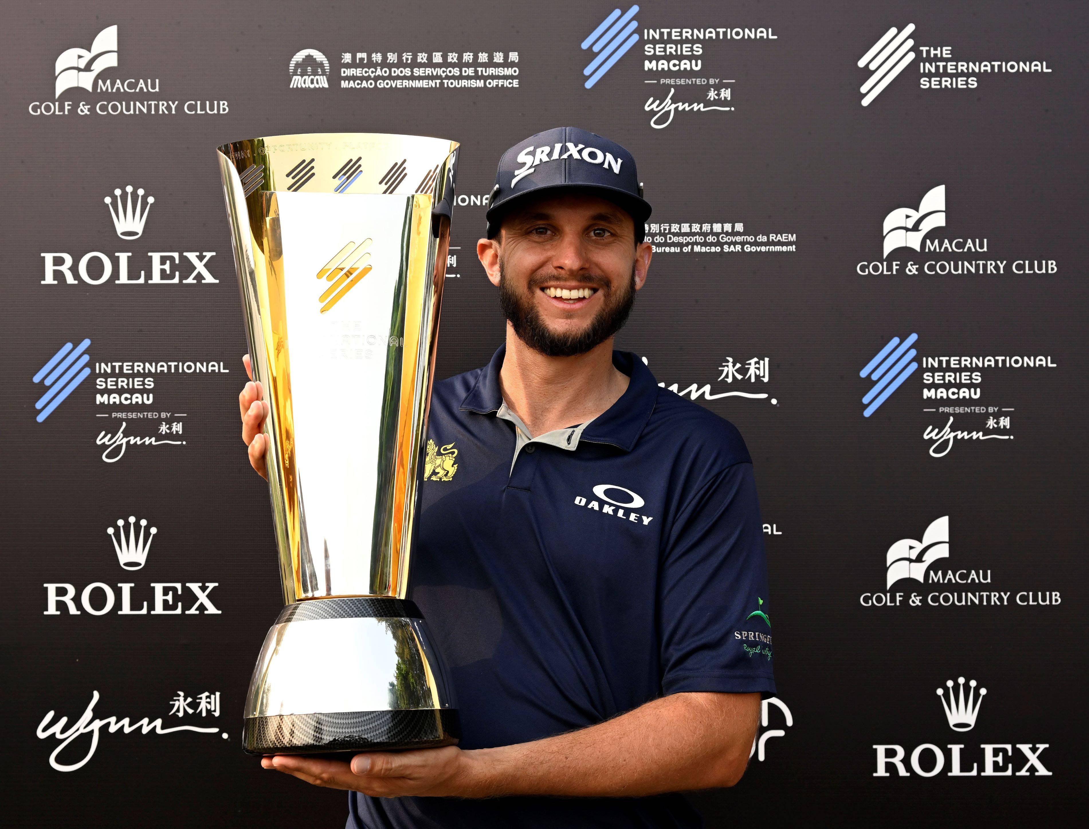 关于高尔夫总决赛即将打响，冠军归属成谜的信息