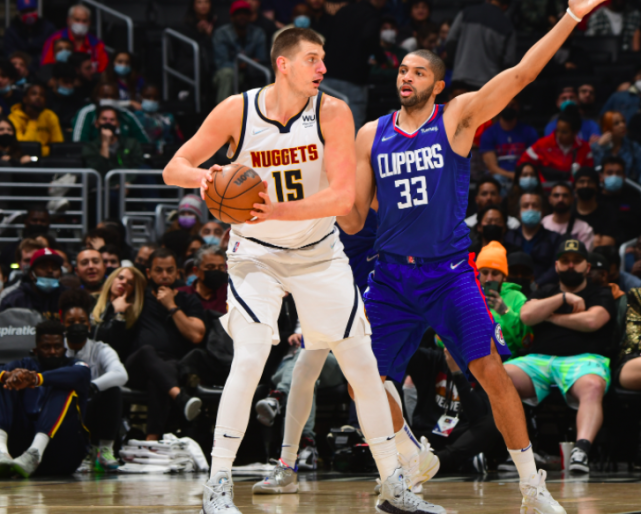 掘金轻取鹈鹕，莫兰特刷新纪录