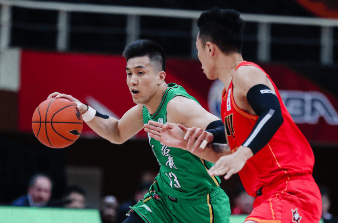 广东队力克辽宁队，戈贝尔高光表现