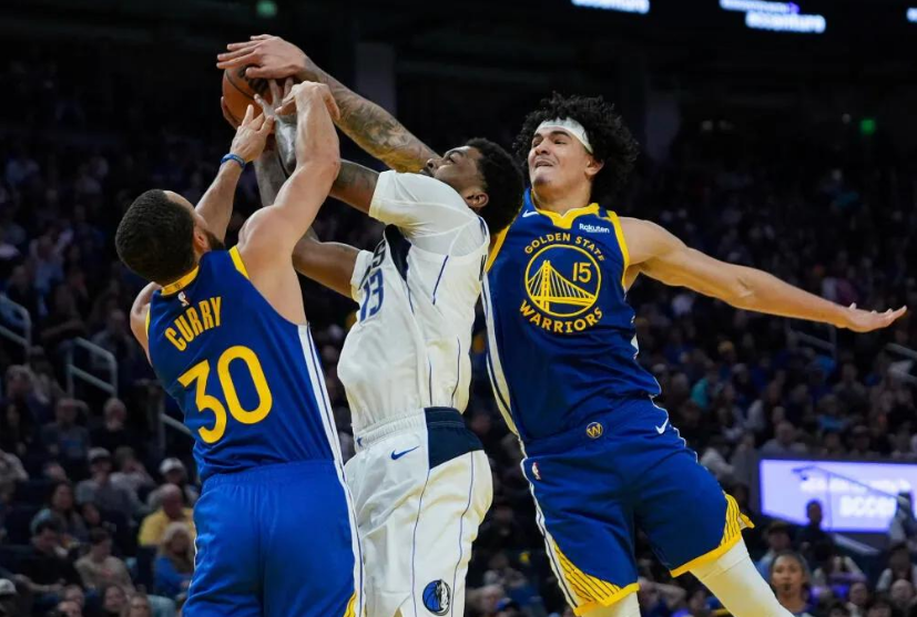 开云体育平台APP-独行侠鏖战公牛，库里扛起全队