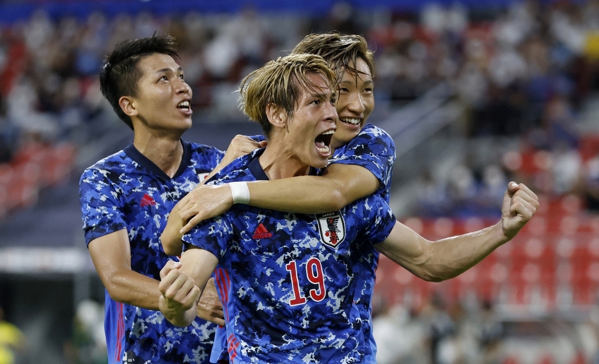 日本队力克印尼队，黄鸭组合带队取胜